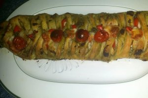 Rulada "cosiță" cu pesto