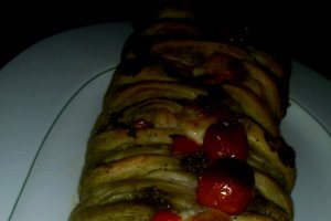Rulada "cosiță" cu pesto