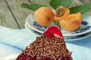 Tort cu crema mascarpone si gem de caise - Reteta cu numarul 500
