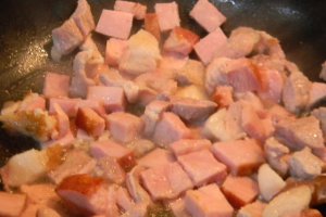 Tortellini cu sunca si hribi de padure