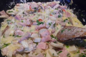 Tortellini cu sunca si hribi de padure