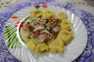 Tortellini cu sunca si hribi de padure