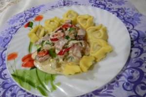 Tortellini cu sunca si hribi de padure