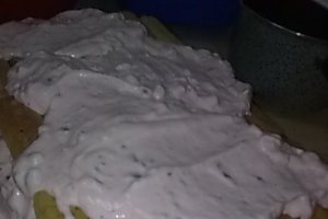 Tort de capsuni cu crema de iaurt.
