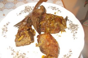 Ficat de porc cu ceapa