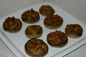 Garnitura ciuperci umplute la cuptor
