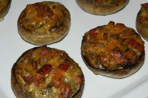 Garnitura ciuperci umplute la cuptor