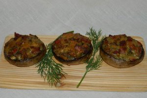 Garnitura ciuperci umplute la cuptor