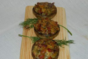 Garnitura ciuperci umplute la cuptor