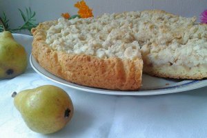 Tarta cu pere si aluat sfaramicios