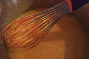 Negresa cu crema de vanilie si fulgi de ciocolata