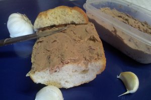 Pate de casa din ficatei de pasare