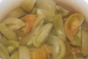 Mancare de gogonele murate si porc