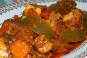 Mancare de gogonele murate si porc