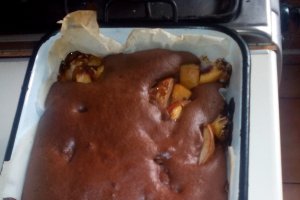 Pandispan cu cacao si fructe