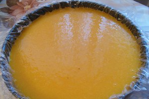 Cheesecake cu jeleu de piersici
