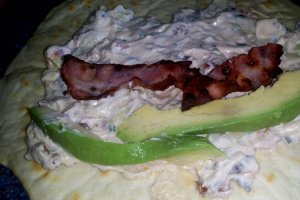 Rulouri snacks cu Avocado
