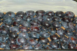 Prajitura rasturnata cu prune