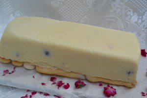 Inghetata de vanilie cu fructe tropicale