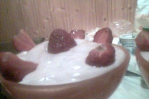 Frisca cu capsuni