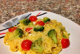 Paste cu broccoli si rosii cherry