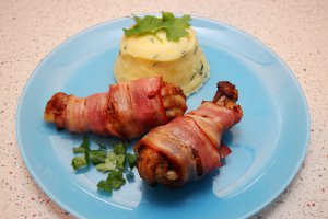 Copanele cu bacon si piure de cartofi