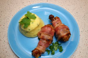 Copanele cu bacon si piure de cartofi