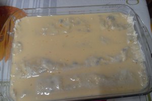 Placinta cu branza si stafide in rulouri