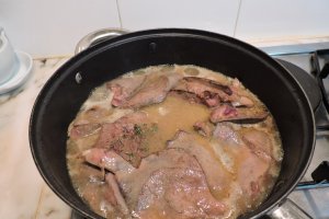 Ficat de porc cu sos de mustar