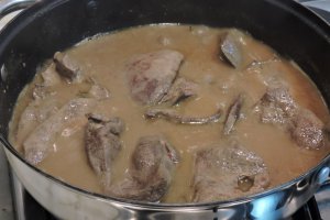 Ficat de porc cu sos de mustar