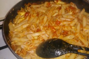 Penne cu sos de rosii