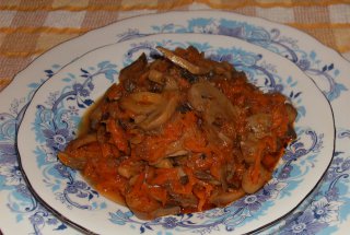 Tocăniță de ciuperci cu morcovi