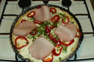 Quiche Lorraine-„plăcintă-deschisă” cu smântână