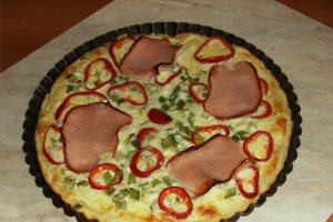 Quiche Lorraine-„plăcintă-deschisă” cu smântână
