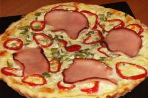 Quiche Lorraine-„plăcintă-deschisă” cu smântână