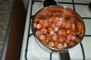 Varza dulce cu carnati