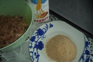Chiftele trecute prin pesmet la cuptor