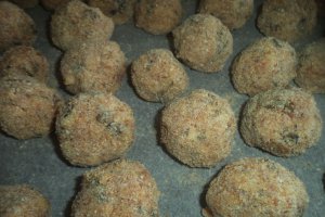 Chiftele trecute prin pesmet la cuptor