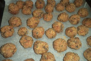 Chiftele trecute prin pesmet la cuptor
