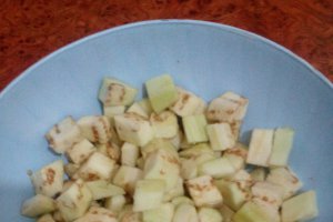 Tocana de vinete cu piept de pui