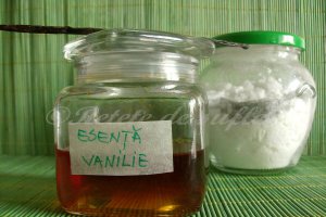 Esenta de vanilie facuta in casa