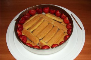 Tort de căpșuni