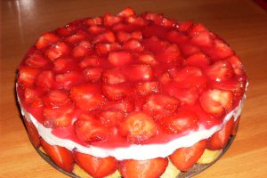 Tort de căpșuni
