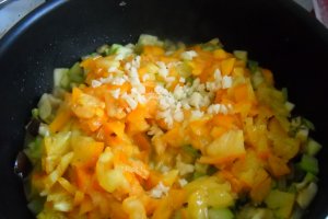 Paste cu sos de legume