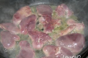 Ficatei de pasare cu mix de fructe