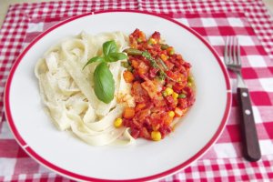 Tagliatele cu legume mexicane si bacon