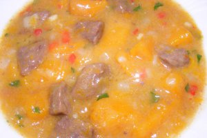 Tocăniţă cu carne de vită şi dovleac