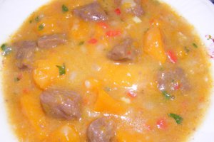 Tocăniţă cu carne de vită şi dovleac