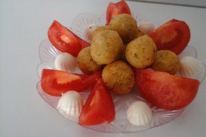 Bulete din telemea si cascaval