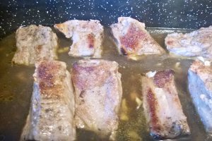 Costite de porc lipicioase